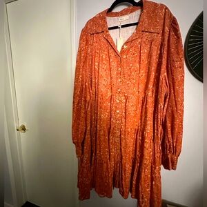 Vagary oversized Burnt orange starry dress size “Large” (but fits sizes 18-30)